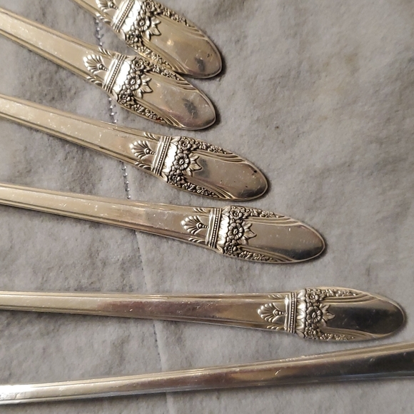 1847 Rogers Bros IS First Love Spoons and Ladle - Picture 2 of 4